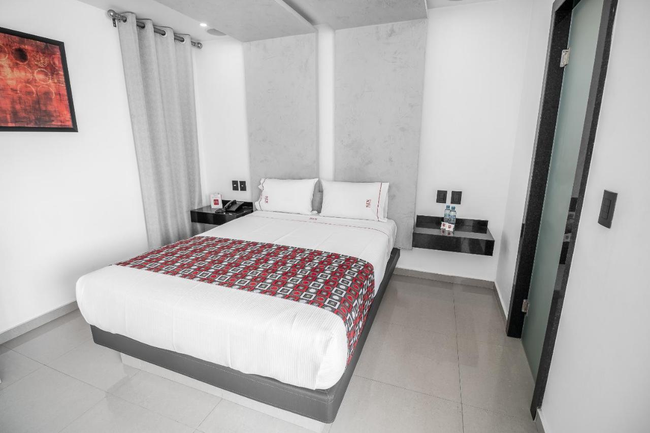 Six Hotel Guadalajara Expiatorio Екстер'єр фото