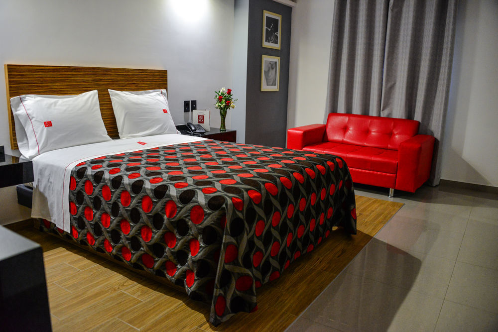 Six Hotel Guadalajara Expiatorio Екстер'єр фото