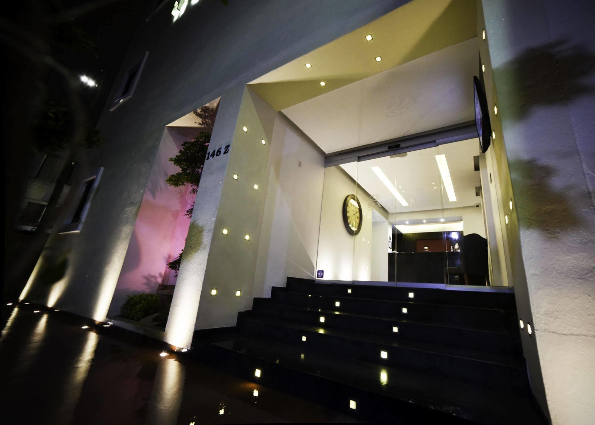 Six Hotel Guadalajara Expiatorio Екстер'єр фото
